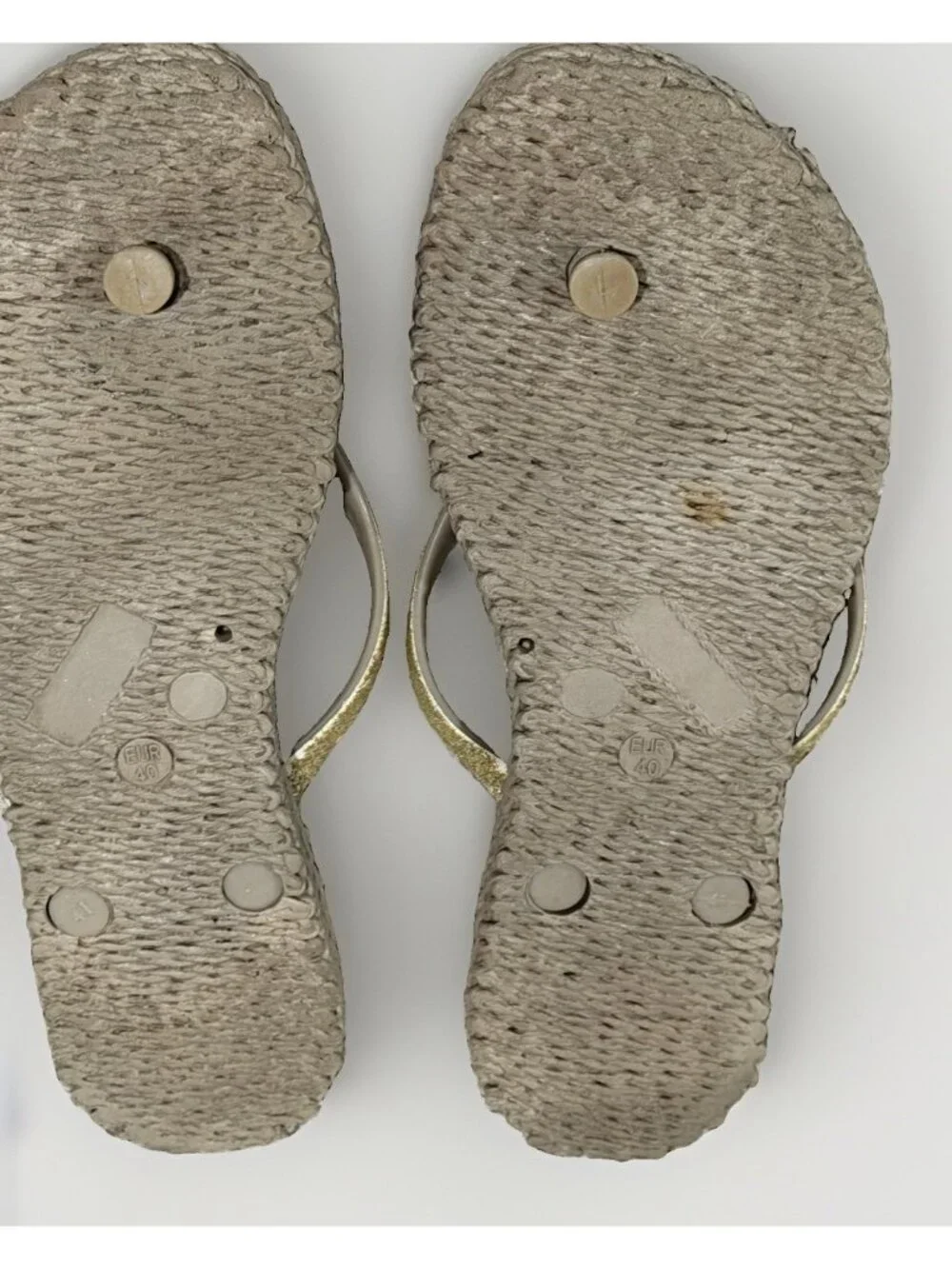 ILSE JACOBSEN Cheerful Flip Flops Thong Sandals Tan Gold Glittery Rubber Size 10